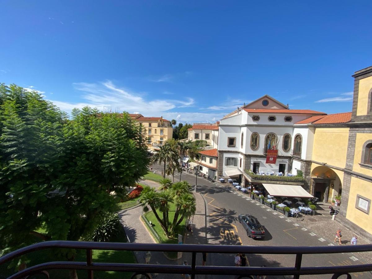 Grata Hospes - Boutique House - Rooftop Deck - Bbq Appartement Sorrento